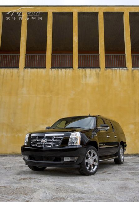 P Cadillac Escalade ESV DƬ D 