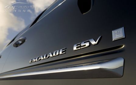 P Cadillac Escalade ESV DƬ D 