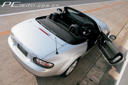 R_(d) Mazda Roadster DƬ D 