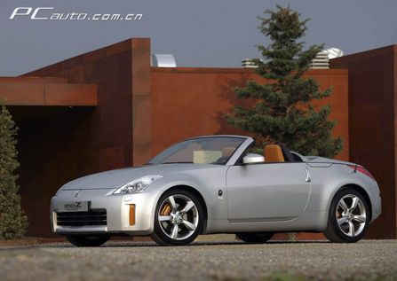 ծa Nissan 350Z DƬ D 